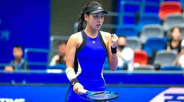 许多球迷和 许多球迷和